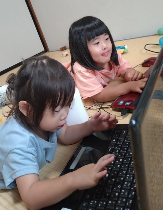 写真：室内遊びの様子