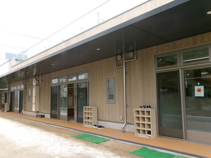 写真:園庭から見た園舎