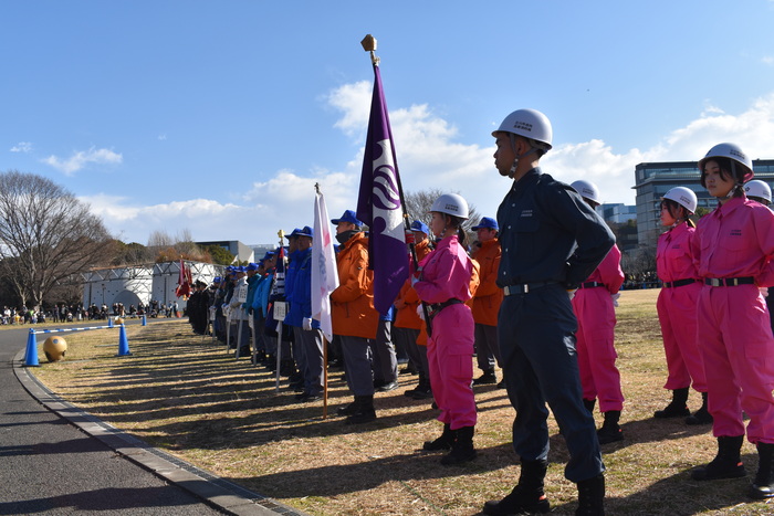 写真：市民消火隊、立川市自衛消防隊整列