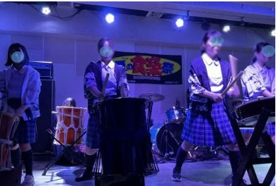 立川女子高等学校和太鼓部の演奏