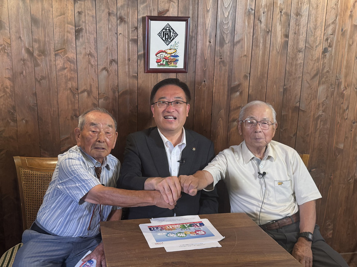お話をうかがった豊泉さんと中野さんとの記念撮影