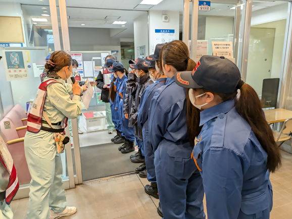  立川市健康推進課からの訓練概要説明の様子