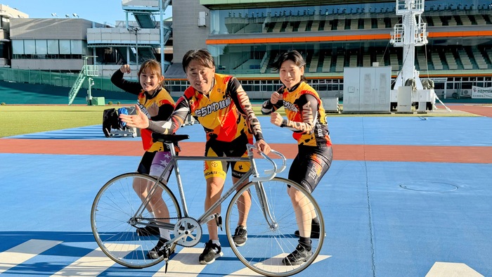 写真：競輪選手3名