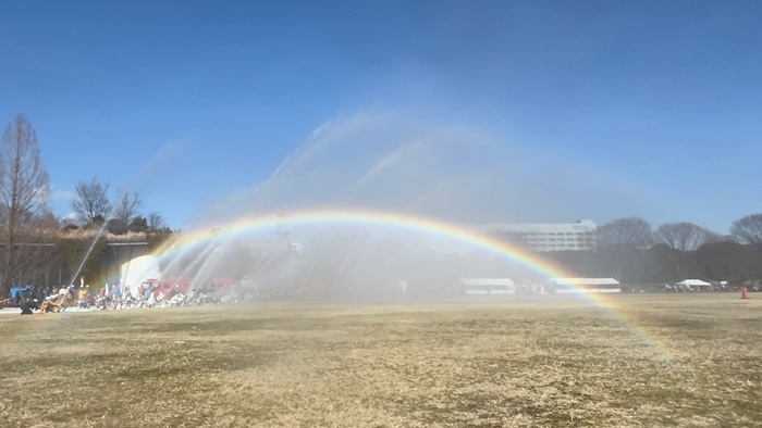 写真：令和7年度出初式一斉放水の様子