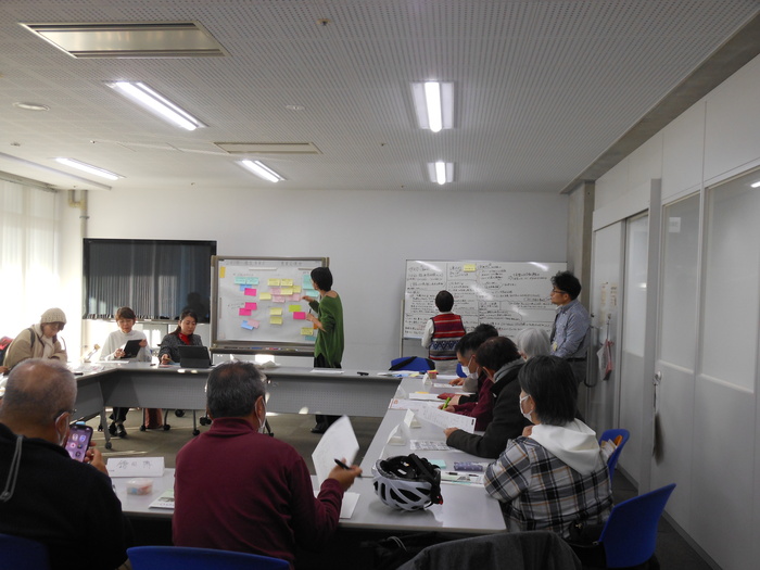 意見交換会の様子（厚生委員会）