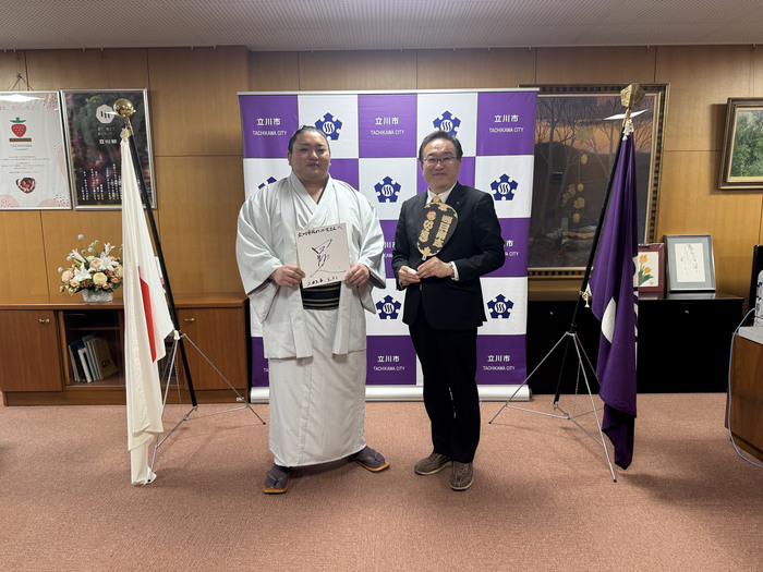 大相撲の日翔志関が市長を表敬訪問