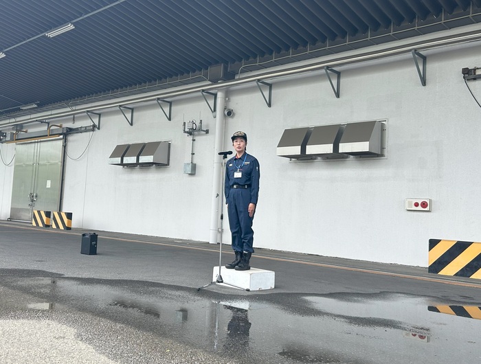 写真：警防課長より講評を受ける