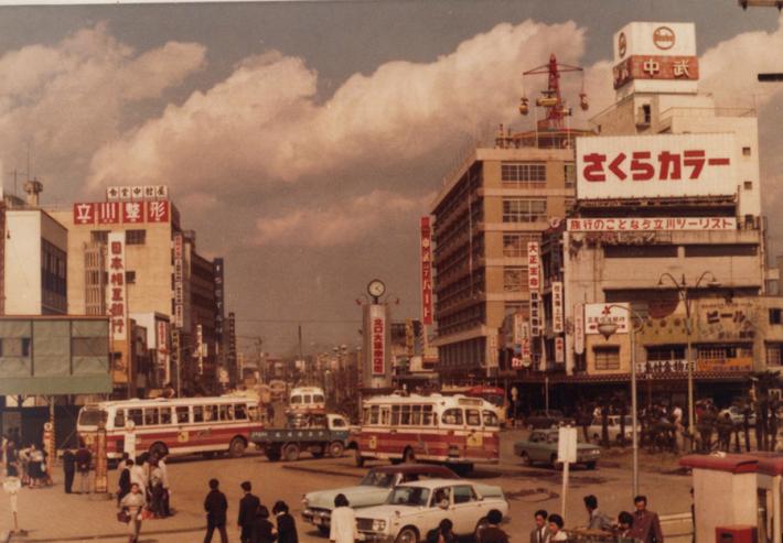立川駅前の風景